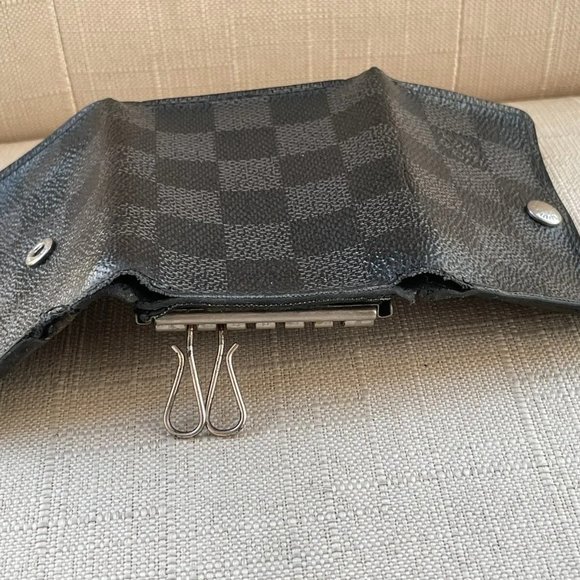 Louis Vuitton Keychain Black/Gray Leather Keys Holder Bag - Picture 7 of 12